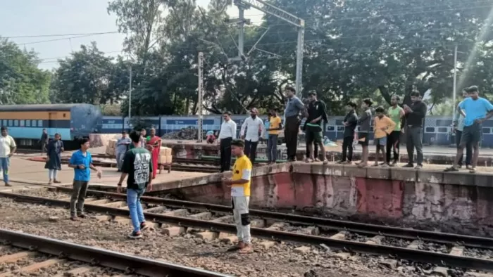 राउरकेला स्टेशन पर युवक ने की खुदकुशी, चलती ट्रेन के सामने लगाई मौत की छलांग