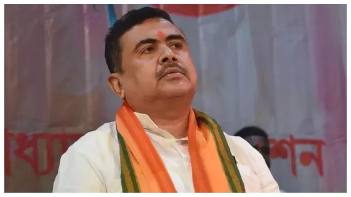 बंगाल विधानसभा अध्यक्ष बिमान बनर्जी ने भाजपा विधायक सुवेंदु अधिकारी को किया निलंबित।