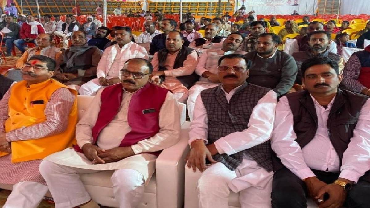 up news in up union heavy industries minister and mp dr mahendranath pandey inaugurated 165 projects worth rs 3623 lakh