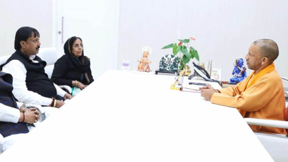 https://www.jagranimages.com/images/newimg/28112024/28_11_2024-anujesh_23838600.jpg