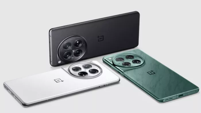 ये OnePlus 12 की तस्वीर है जिसे प्रतीकात्मक तौर पर इस्तेमाल किया गया है।