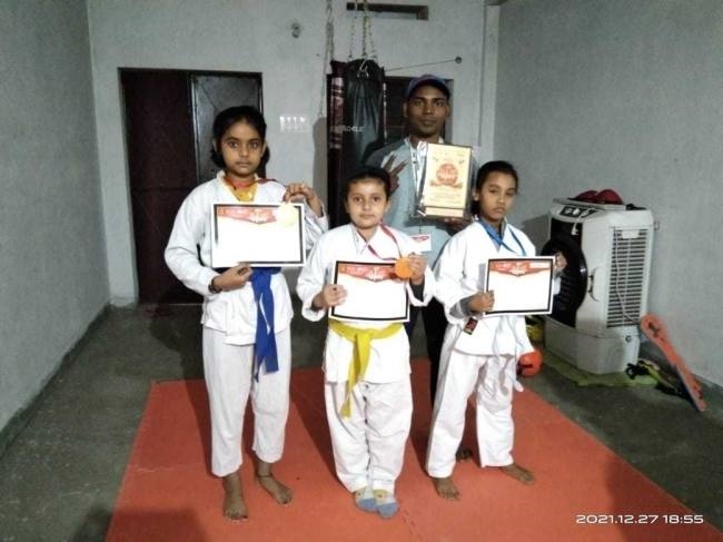 four girls won medals in gaya national karate championship enjoyment in gaya due to excellent performance