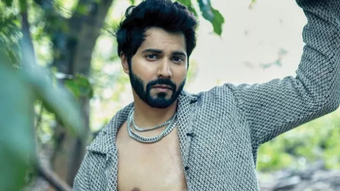Varun Dhawan goodbye to 2022 in a special way dancing and singing watch video