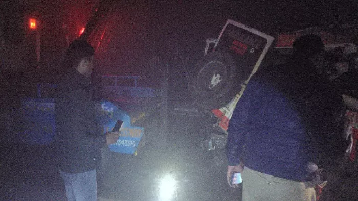 Fog Accident: एंबुलेंस यमुना एक्सप्रेस वे पर हुई हादसे का शिकार, छह लोग घायल