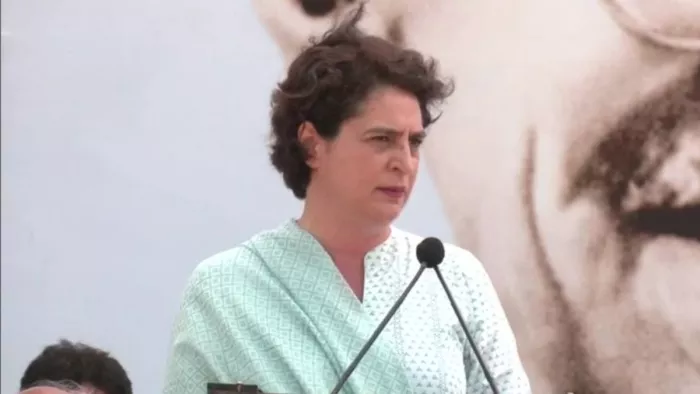 मुसीबत में फंसती दिख रहीं प्रियंका गांधी।