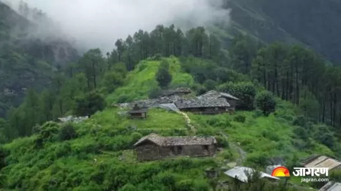 Uttarakhand Weather : उत्तराखंड में कोहरे को लेकर अलर्ट, कल बर्फबारी के आसार