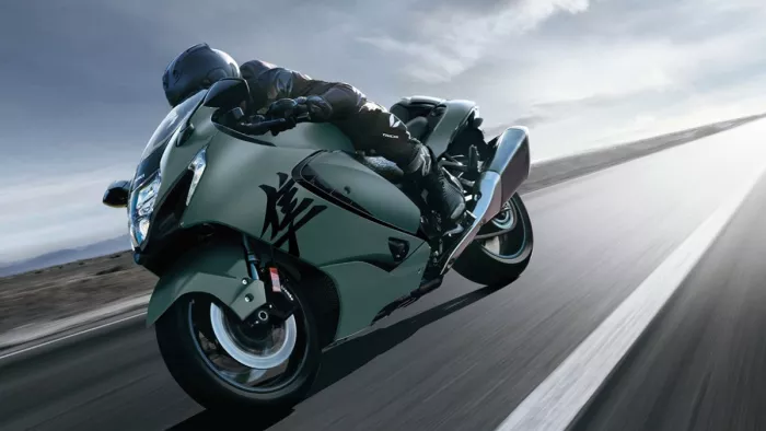Suzuki Hayabusa को नए कलर स्कीम के साथ पेश हुई।