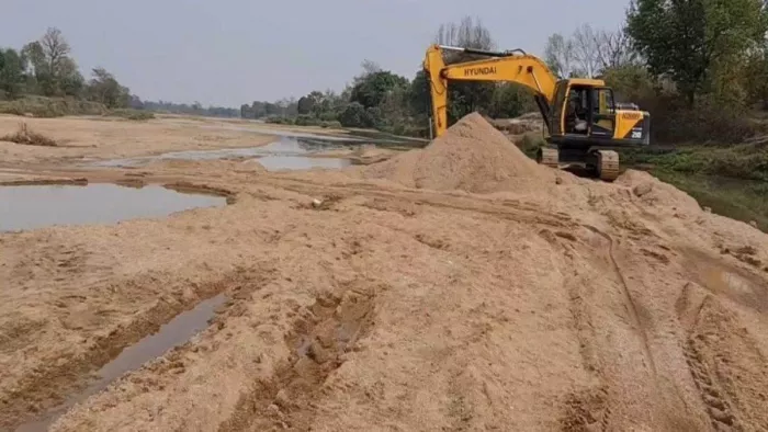 बिहार में अवैध बालू खनन में सामने आया कई दिग्गजों का नाम