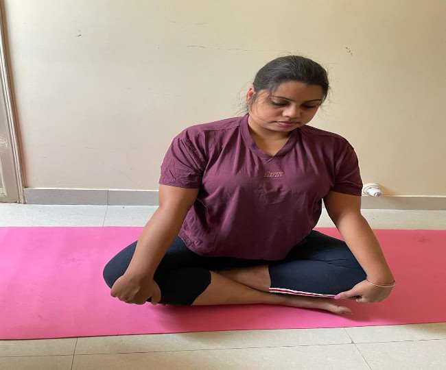जमशेदपुर की प्रसिद्ध योग एक्सपर्ट रूमा शर्मा के योगा टिप्स