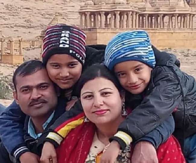 अपनी बीवी और बच्‍चों के साथ सैनिक इंदूभूषण सिंह। सैनिक के ट्विटर अकाउंट से साभार