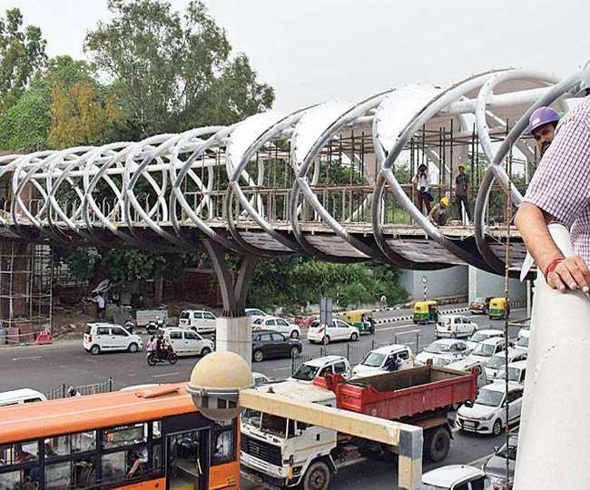 Skywalk facility will soon be available at New Delhi Railway Station