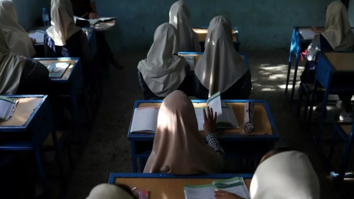 तालिबान सरकार ने महिला छात्रों को विश्वविद्यालय प्रवेश परीक्षा में बैठने पर लगाया प्रतिबंध (प्रतीकात्मक फोटो)