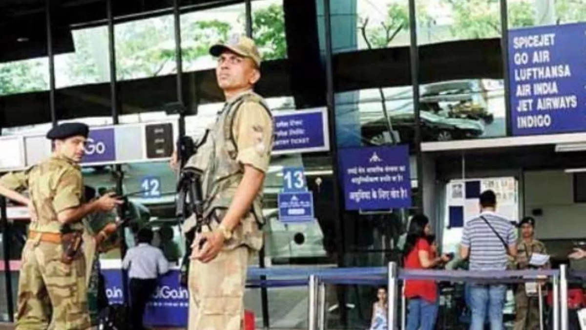 बेंगलुरु एयरपोर्ट पर 1700 अतिरिक्त CISF कर्मी होंगे तैनात, सुरक्षा के मद्देनजर केन्द्र ने दी मंजूरी