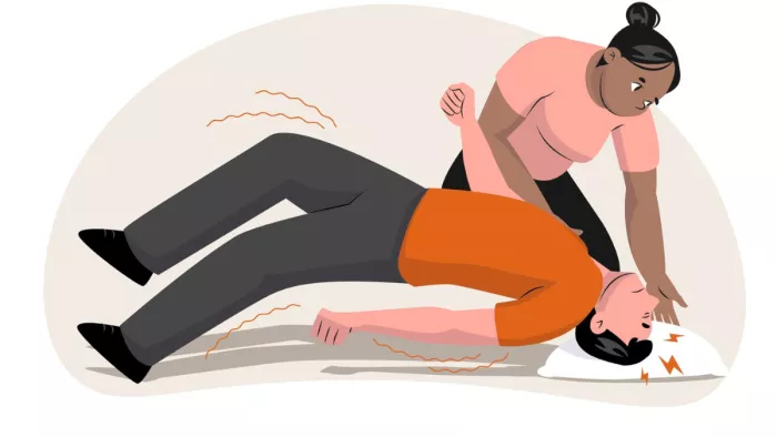 Brain Seizure First Aid: दिमागी दौरा पड़ने पर कैसे कर सकते हैं व्यक्ति की मदद