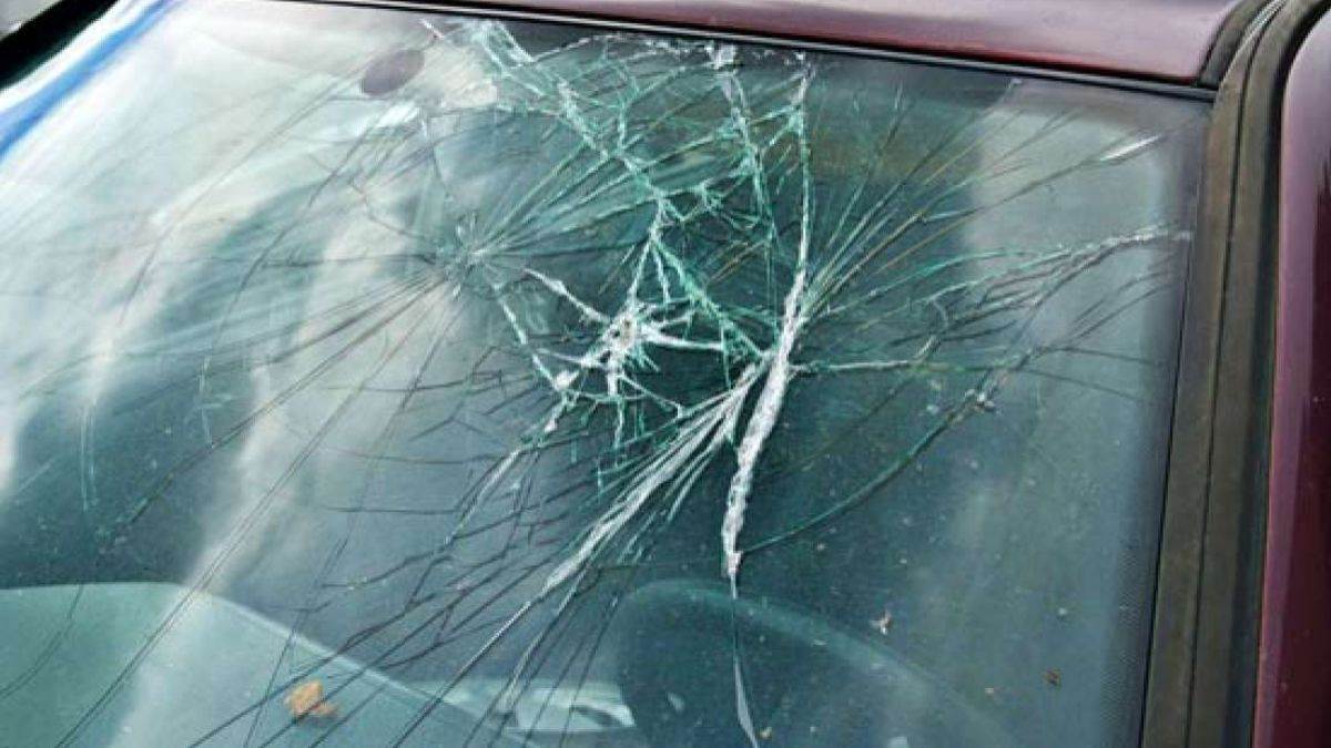 windshield of the car windshield break car windshield