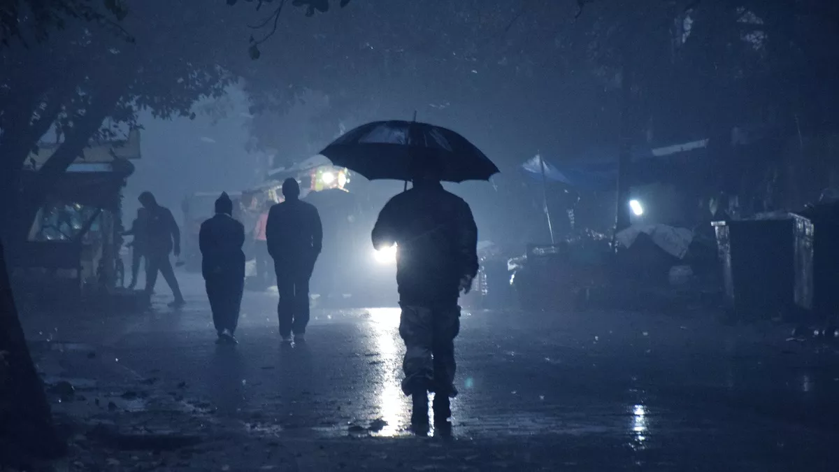 दिल्ली NCR में हो रही झमाझम बारिश (फोटो- चंद्र प्रकाश मिश्र)।