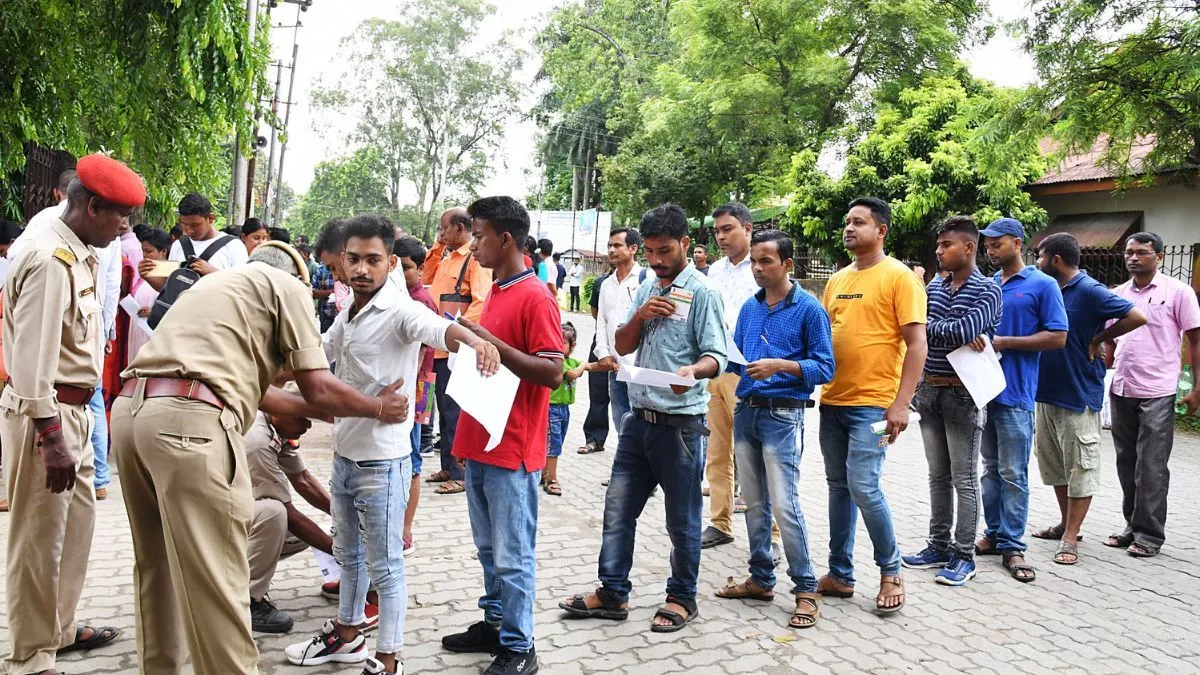 Patna : मैट्रिक-इंटर के परीक्षार्थियों को जूता-मोजा में नहीं मिलेगी एंट्री, छात्र-छात्राओं के लिए निर्देश जारी