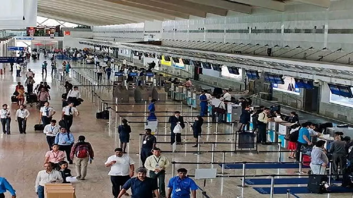 मोरक्को के नागरिक ने एयरपोर्ट पर शौचालय में खुद को बंद कर किया हंगामा, जानिए पूरा मामला