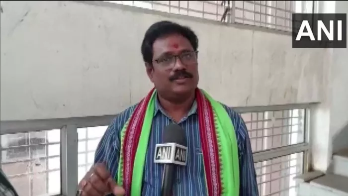Naba Kishore Das: चश्मदीद ने बताया- स्वागत के दौरान पुलिसकर्मी ने बेहद नजदीक से मंत्री को गोली मारी