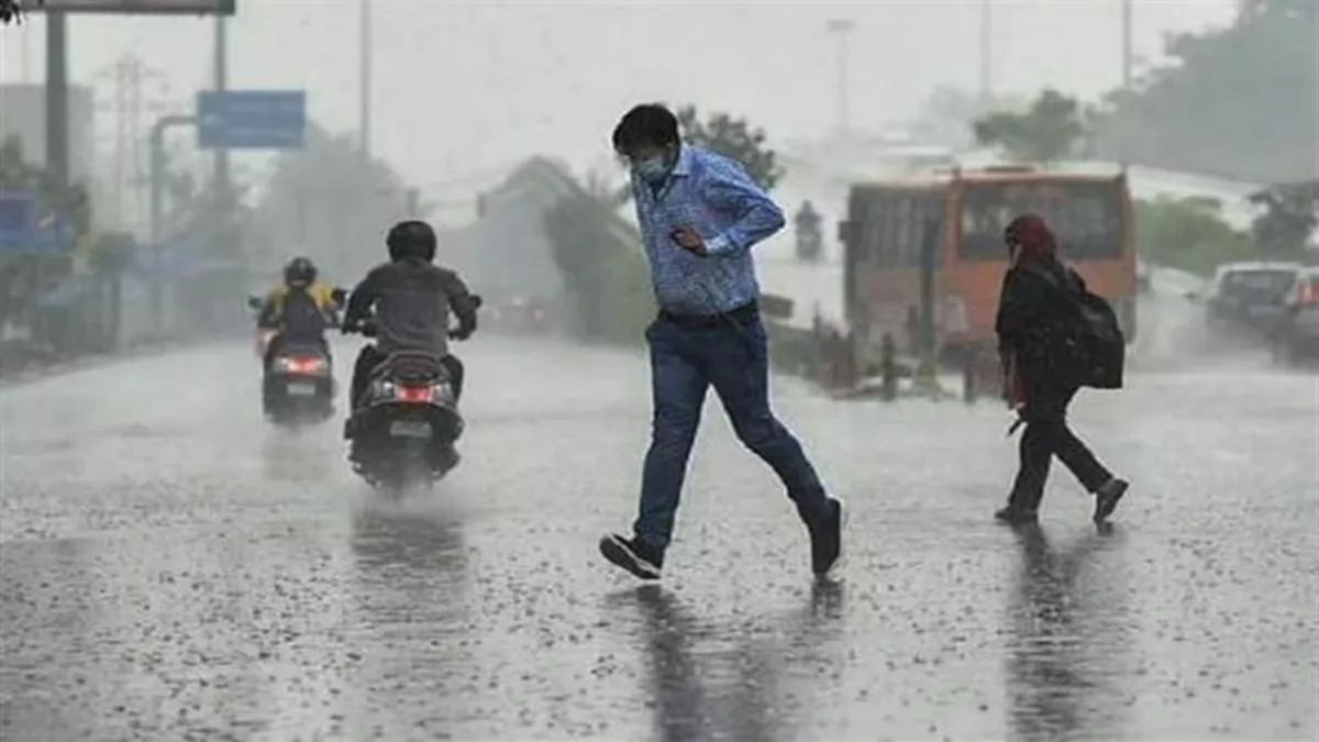 Bihar Weather Update: जाते-जाते एक बार फिर सताएगी ठंड, अगले दो-तीन दिनों के दौरान बारिश की आशंका; गिरेगा पारा