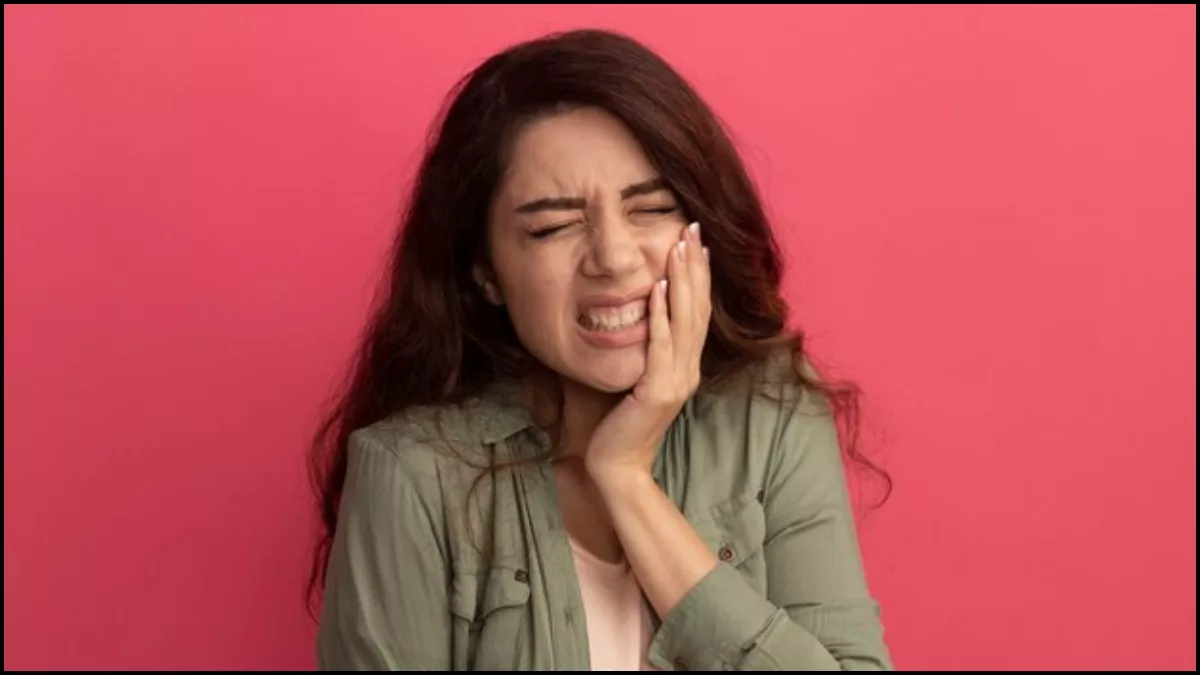 Teeth Cavity Remedies: दांतों में कैविटी ने मुश्किल कर दिया है खाना-पीना, तो इन घरेलू उपायों से पाएं निजात