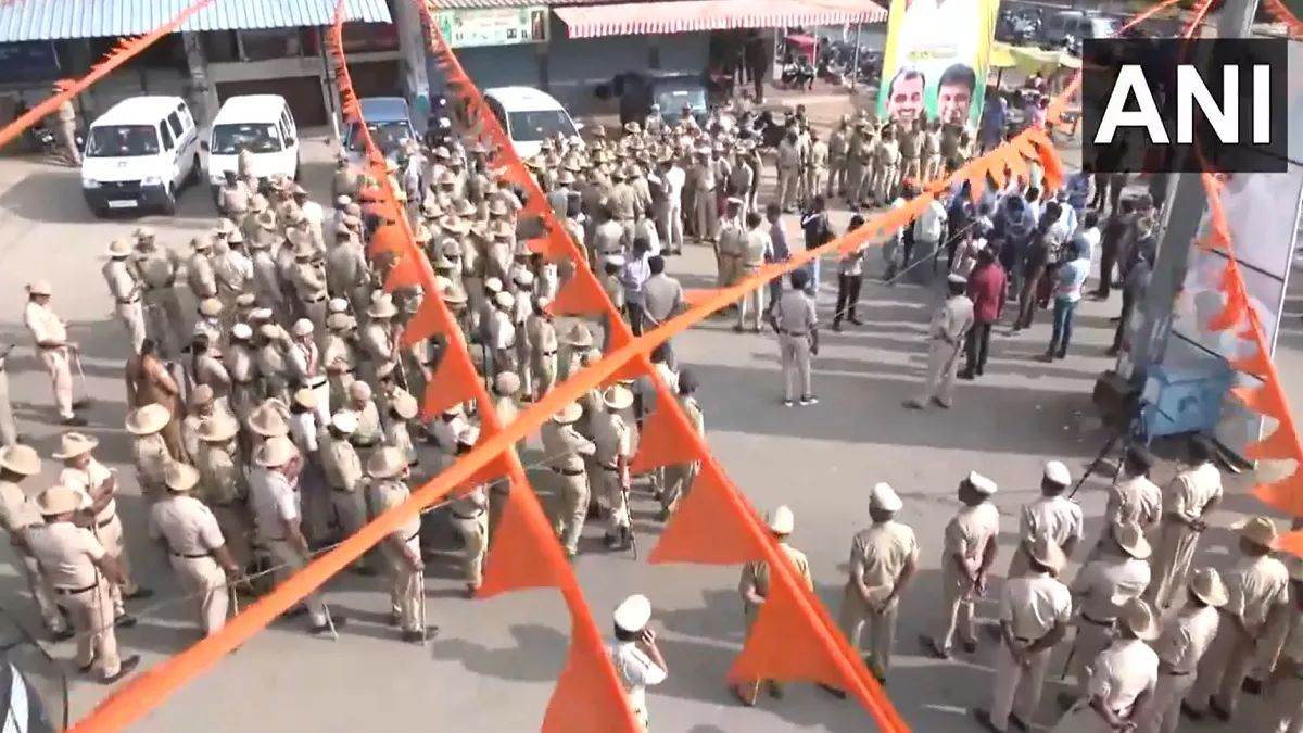 karnataka tension continues in karnataka regarding hanuman flag ruckus over removal of hanuman flag from 108 feet high pillar in keragodu village