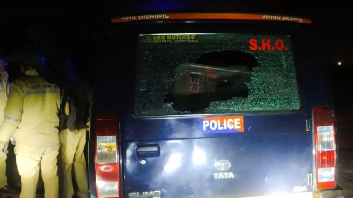 अलीगढ़ में आंबेडकर प्रतिमा हटाने पर बवाल, उपद्रव के बाद गांव में पसरा सन्नाटा; डर के चलते किसी ने नहीं खोला दरवाजा