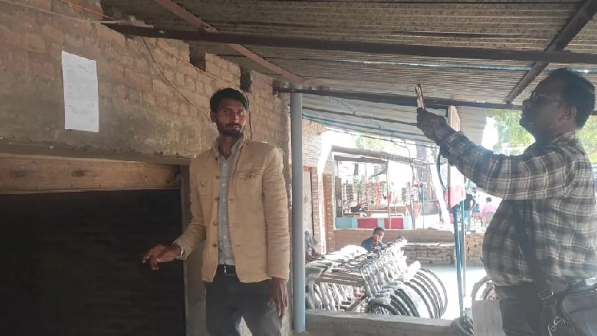 यूपी के इस जिले में मकानों पर चस्पा किए गए नोटिस, 13 मार्च को अतिक्रमण हटाएगा प्रशासन