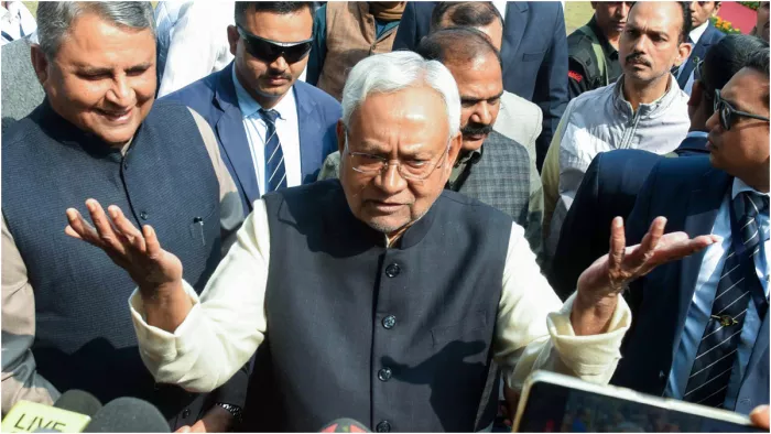 ...तो पहुंच गई Nitish Kumar के पास डिमांड, गिरिराज ने इस मुद्दे पर क्लियर किया अपना स्टैंड