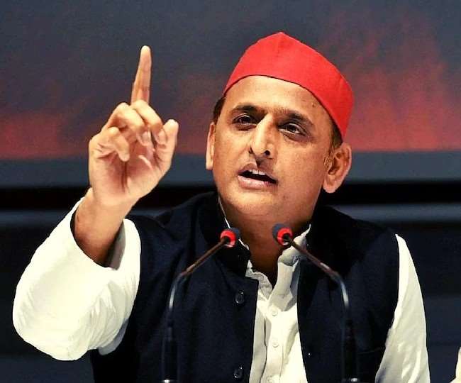 सपा ने गाजीपुर के पूर्व विधान परिषद सदस्य कैलाश सिंह समेत चार नेताओं को पार्टी से निष्कासित कर दिया है।