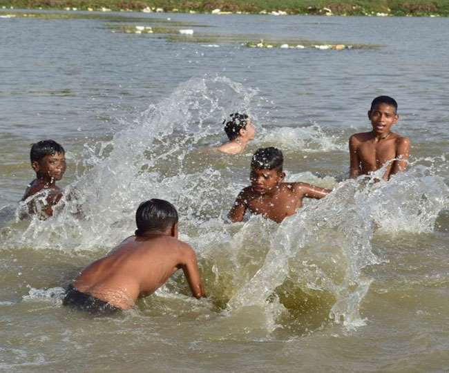 दिल्ली-एनसीआर में अभी से सताने लगी है गर्मी की तपिश। फोटो ध्रुव कुमार।