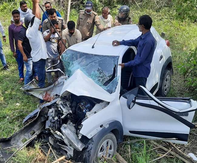 kichha accident news it took an hour to retrieve the body of amit from the car