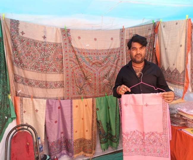 https://www.jagranimages.com/images/newimg/29032022/29_03_2022-noida22_22580977.jpg