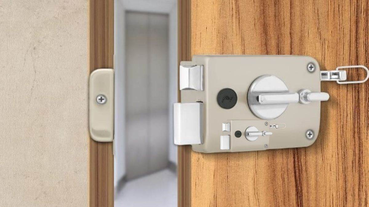 Godrej Locks For Door: चोरों से घर की सुरक्षा समझो पक्की! जब ये एडवांस फीचर वाले डोर लॉक होंगे आपके दरवाजे पर