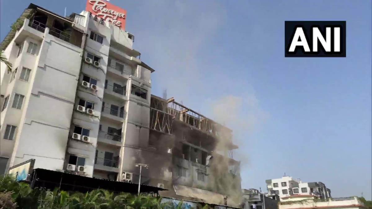 fire broke out at two places in indore passengers trapped in raus papaya tree hotel rooms were evacuated by crane