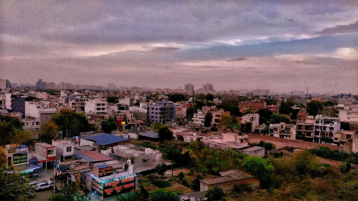 Gurugram Weather: गुरुग्राम मौसम का बदला मिजाज, आंधी के साथ हल्की बूंदाबांदी ने गर्मी से दिलाई राहत