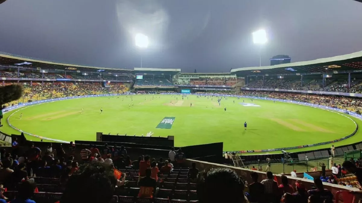 RCB vs KKR Pitch Report: एम चिन्‍नास्‍वामी पर बल्‍लेबाजों की होगी मौज या गेंदबाजों का होगा बोलबाला, जानें पिच रिपोर्ट