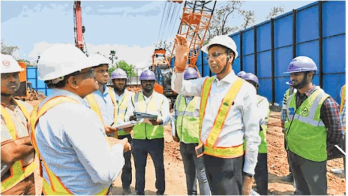 मेट्रो निर्माण स्थलों से अतिक्रमण हटेगा, बनेगी समानांतर सड़क