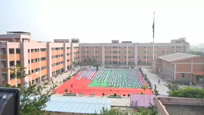 दिल्ली के निजी स्कूल अब बिना अनुमति के फीस नहीं बढ़ा सकेंगे।