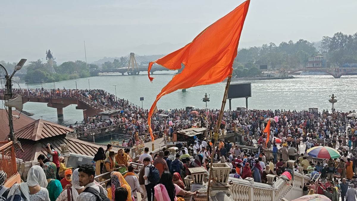 https://www.jagranimages.com/images/newimg/29032025/29_03_2025-ganga-snan-haridwar_23908087.jpg