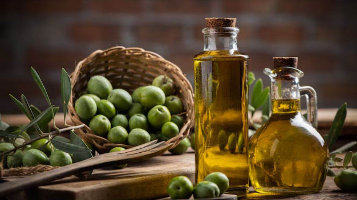 https://www.jagranimages.com/images/newimg/29032025/29_03_2025-olive_oil_23908008.jpg