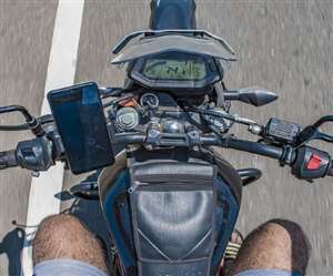 बाइक में दिए जाने वाले ये फीचर्स नहीं होने देते हैं थकान