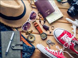 विश्व के भ्रमण से रोमांचकारी अनुभवों की प्राप्ति होती है।