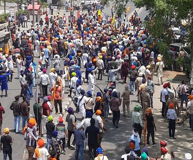 पटियाला में खालिस्तान समर्थक व शिवसेना वर्कर हुए आमने सामने।