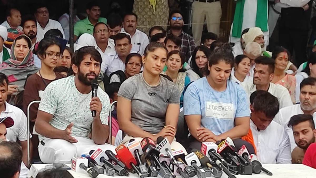 ncr Wrestlers protest at jantar mantar alleges some people trying to defame  our agitation जंतर-मंतर पर प्रदर्शन कर रहे पहलवानों का आरोप- कुछ लोग बदनाम  करना चाहते हैं हमारा आंदोलन