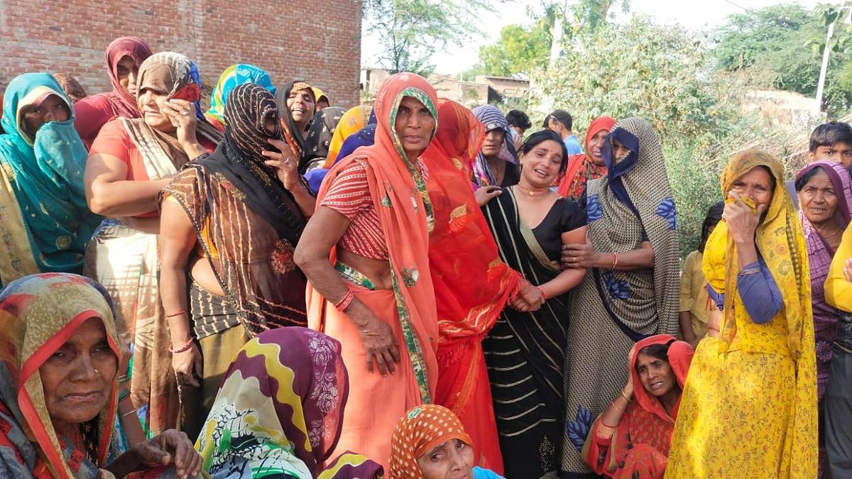 कप्तान कोहली के साथ टीम इंडिया के खिलाड़ी (एपी फोटो)