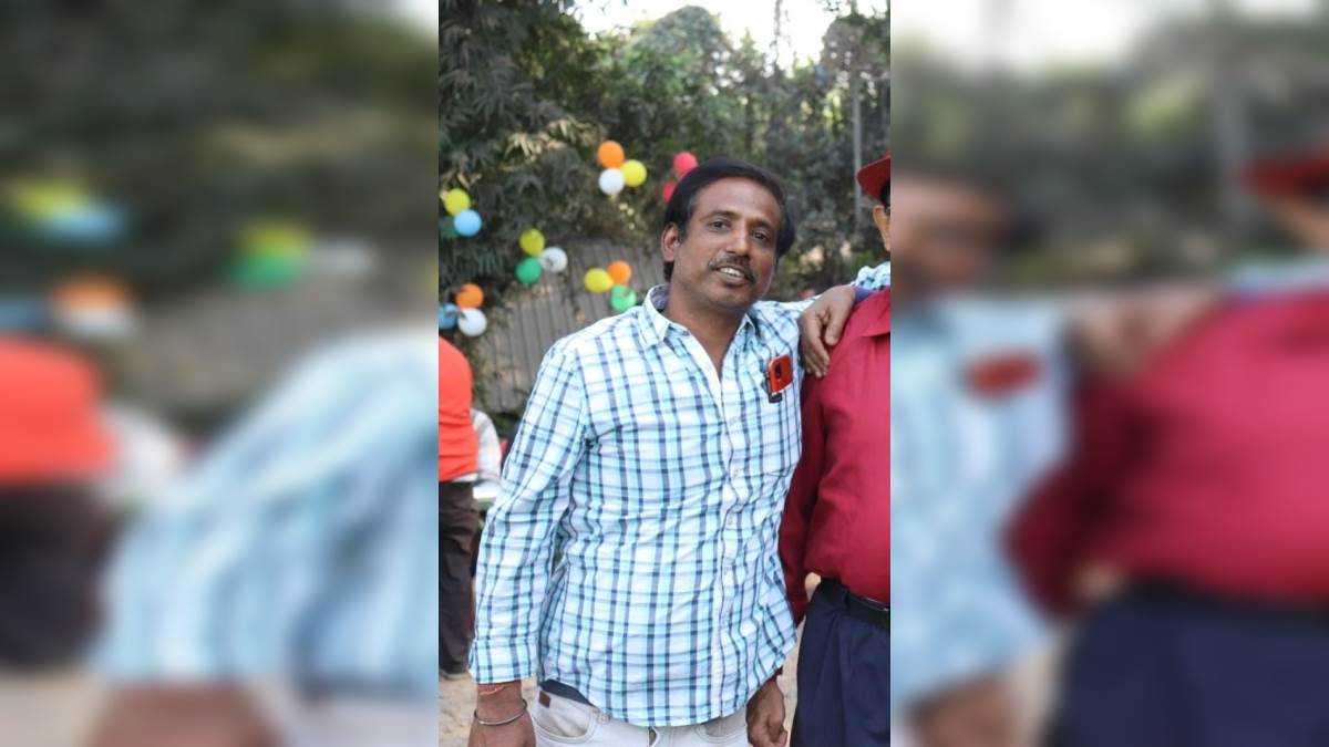 chakradharpur sse anand kumar died after falling from train