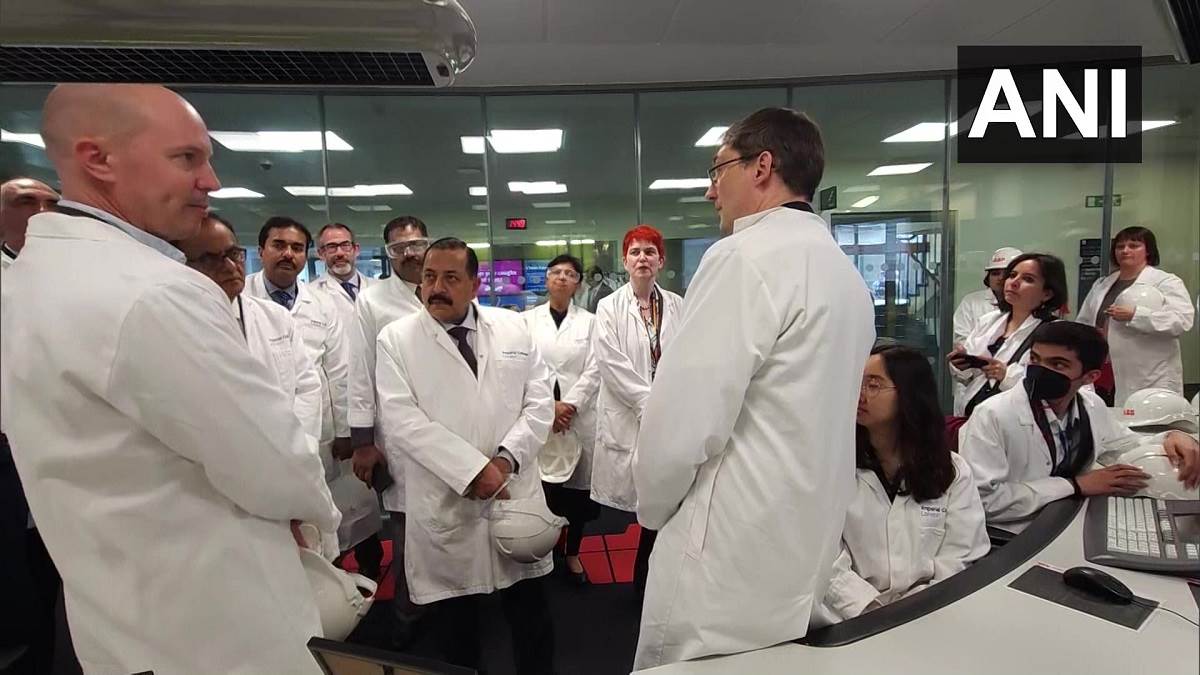 https://www.jagranimages.com/images/newimg/29042023/29_04_2023-jitendra_singh_visited_imperial_college_23398324.jpg
