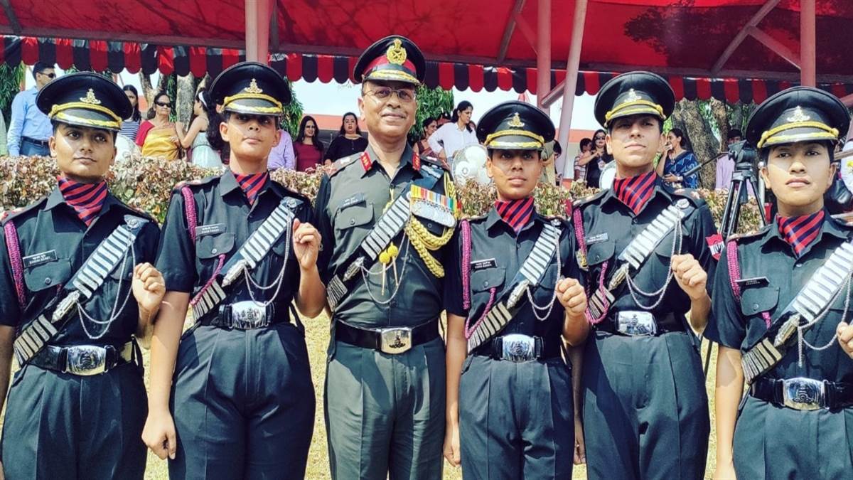 5 women officers commissioned in indian artillery regiment for the first time