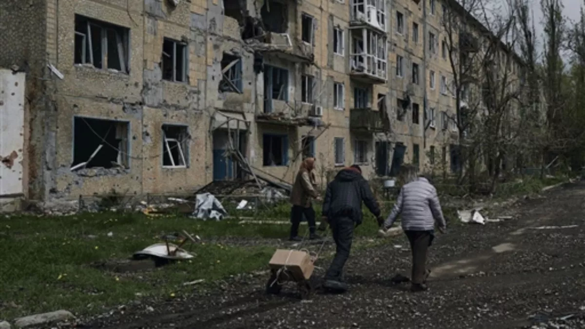 Russia-Ukraine War- रूस ने यूक्रेन के कई शहरों पर दागे मिसाइल, हमले में दो बच्चों समेत 25 की मौत